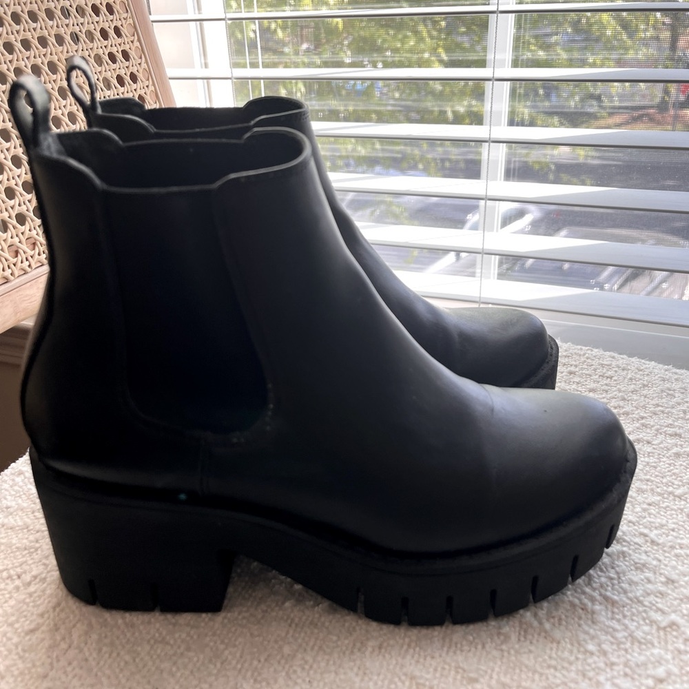 Brand: H&M  Size:35  Color: black